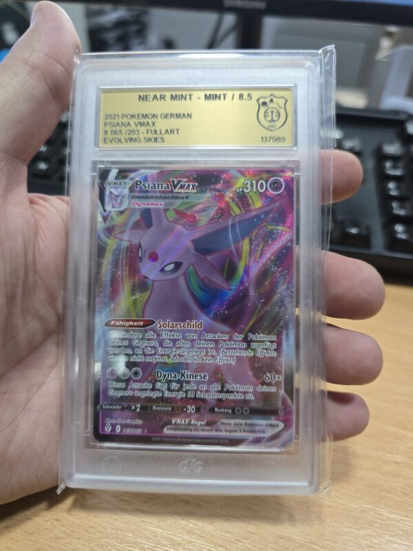 Espeon VMAX #065/203 Pokemon Evolving Skies